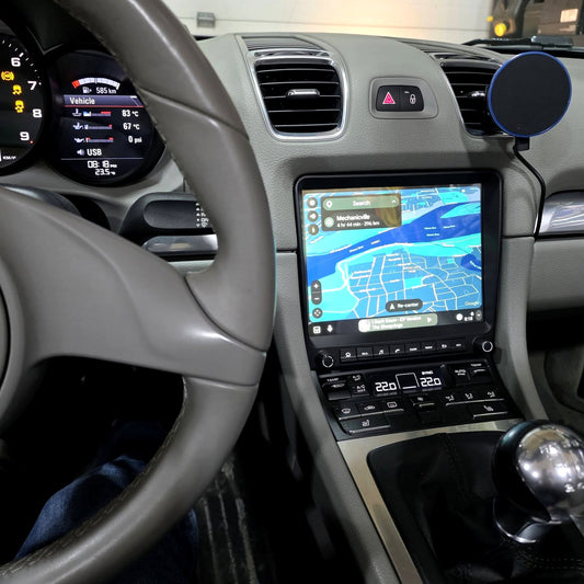 Autorádio s Apple CarPlay a navigací ve středové konzoli Porsche Boxster/Cayman 981
