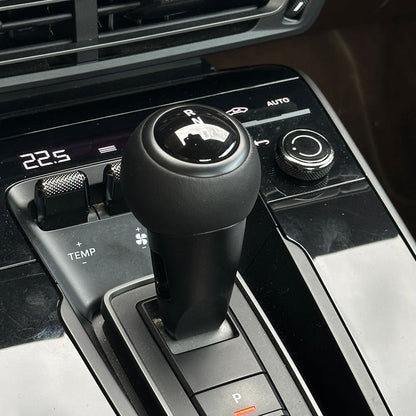 Kožená řadicí hlavice v Porsche 911 992