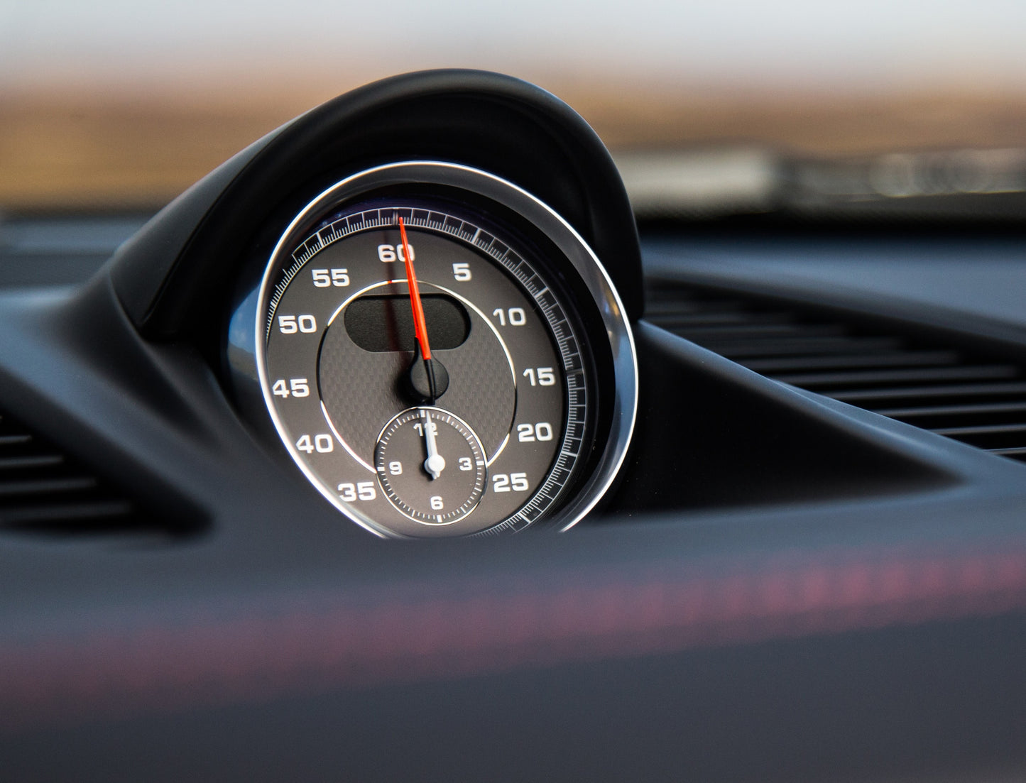 Budík Chrono pro Porsche Cayenne, Panamera, Macan, 911, Boxster/Cayman (2010–2025)